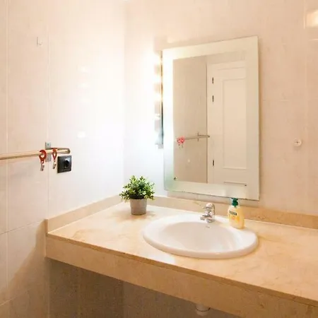 Appartement Your Desk On The Beach, Vista Bella Seaview