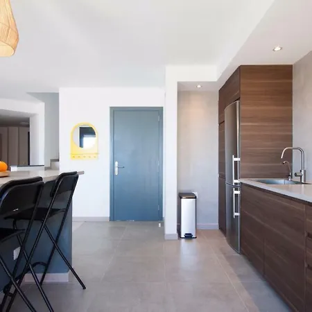 Your Desk On The Beach, Vista Bella Seaview Appartement *